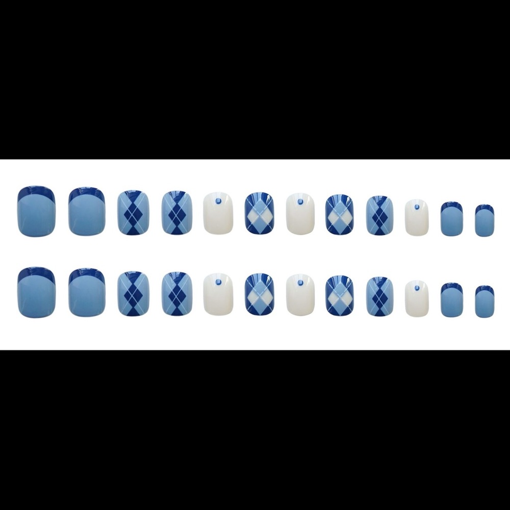 CLEAROUT🌹 Final sale💅 Press-on nails blue & white 24 pieces - Picture 3 of 4